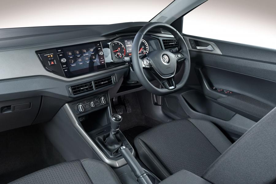 Интерьер Volkswagen Polo 2018 года  (ZA) (фото 2 из 17)